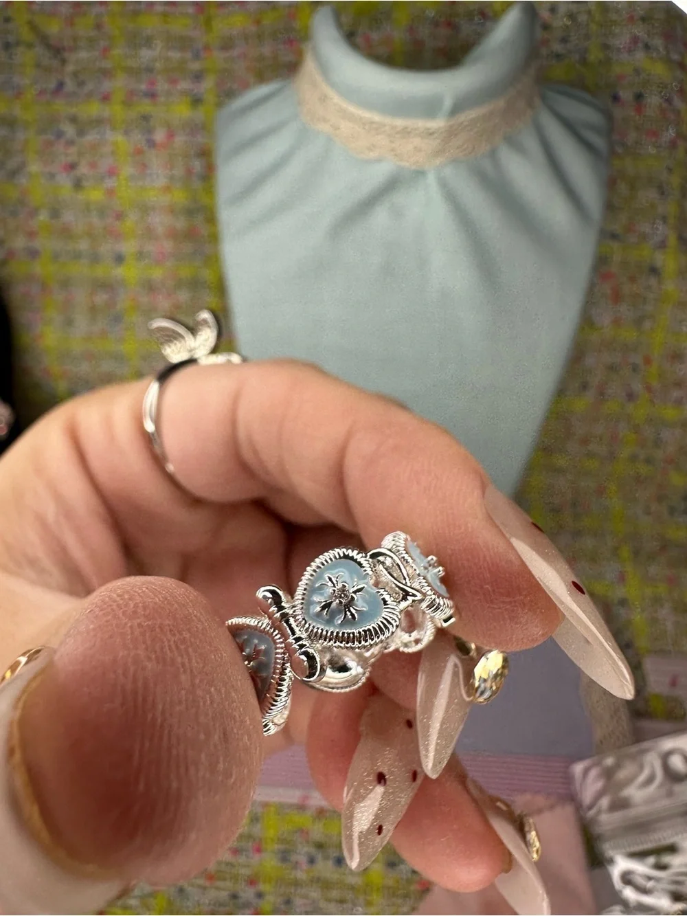 N/A elegant silver
